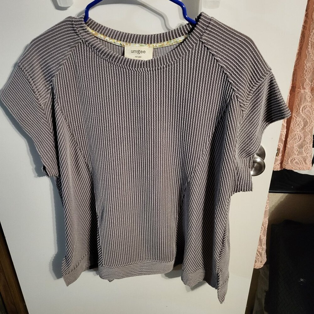 WOMANS UMGEE WAFFLE STRIPED TOP SZ L